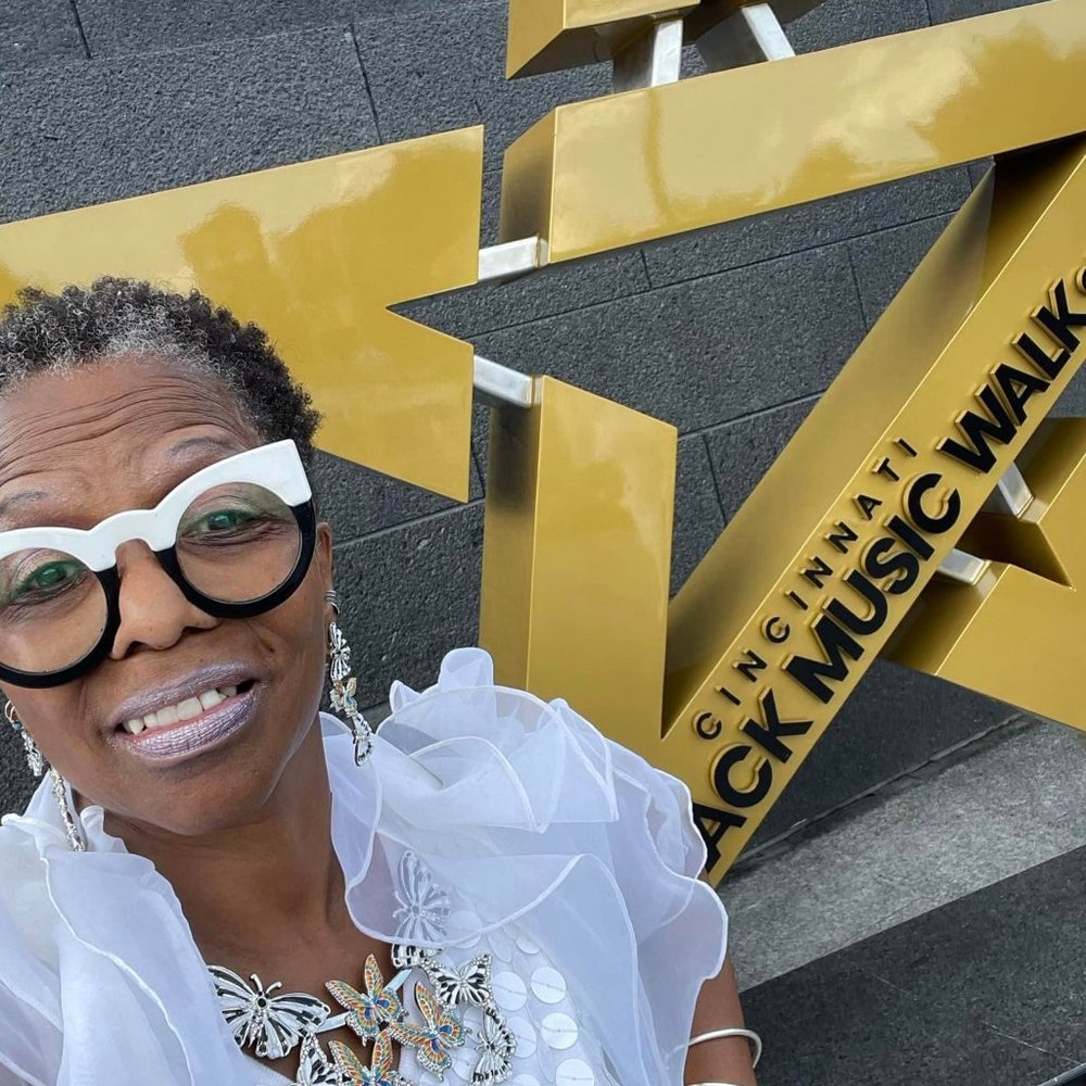 MONDAY PM VIBE @LADYDIVADI LIVE Flow - POP up  TRAIN in OHIO